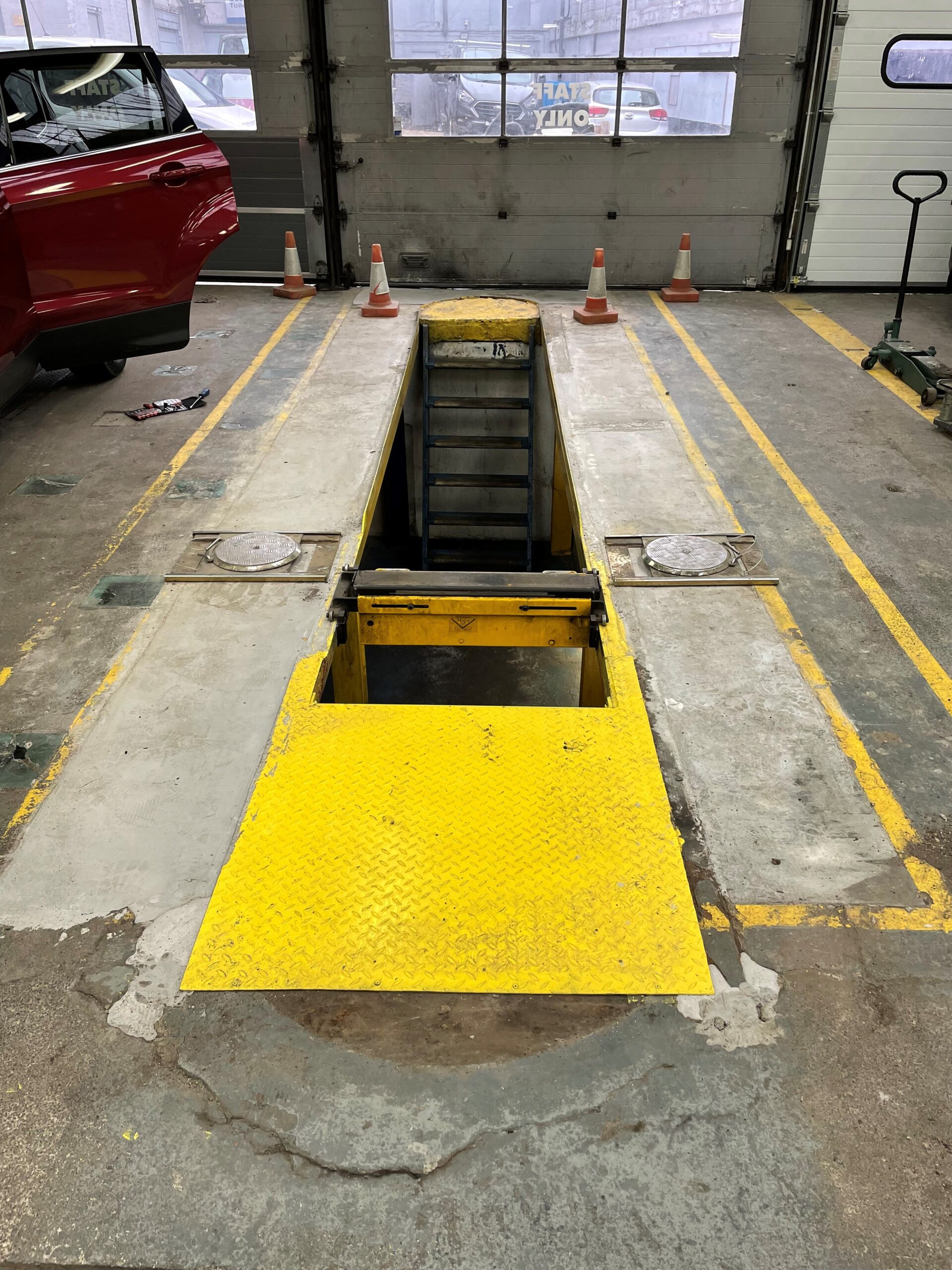 Read more about the article Concrete Repair – MOT Service Bay Tunbridge Wells
